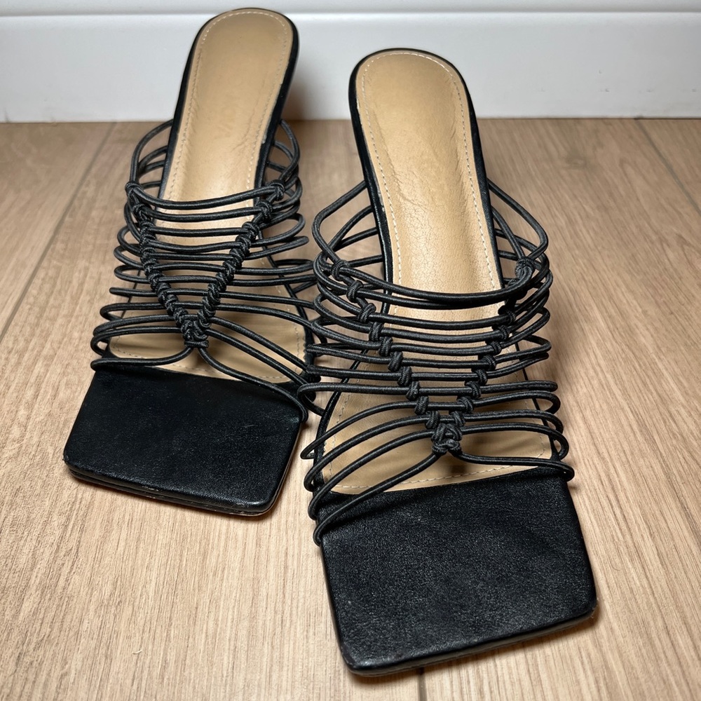 Fashion Nova Black Women’s 2in Heels Size 8